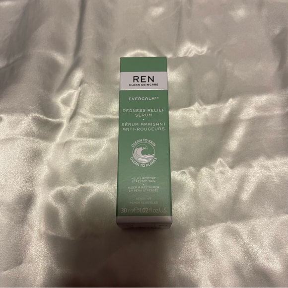 Ren Clean Skincare Evercalm Redness Relief Serum - Picture 2 of 6